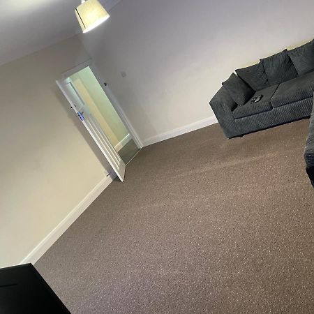 Welcome To Your New Home. Redbridge Bagian luar foto