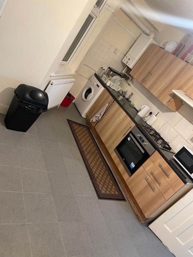 Welcome To Your New Home. Redbridge Bagian luar foto