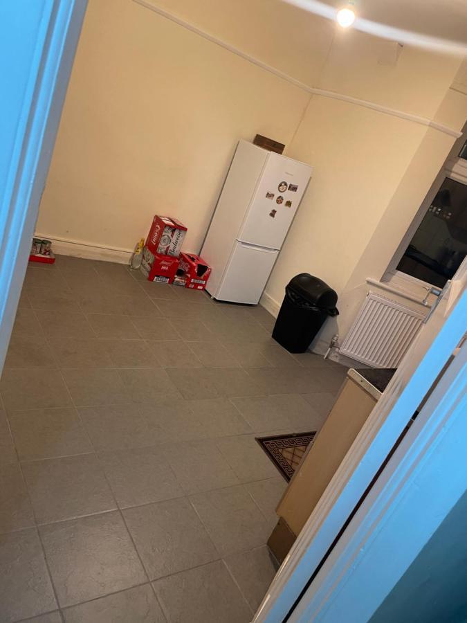 Welcome To Your New Home. Redbridge Bagian luar foto