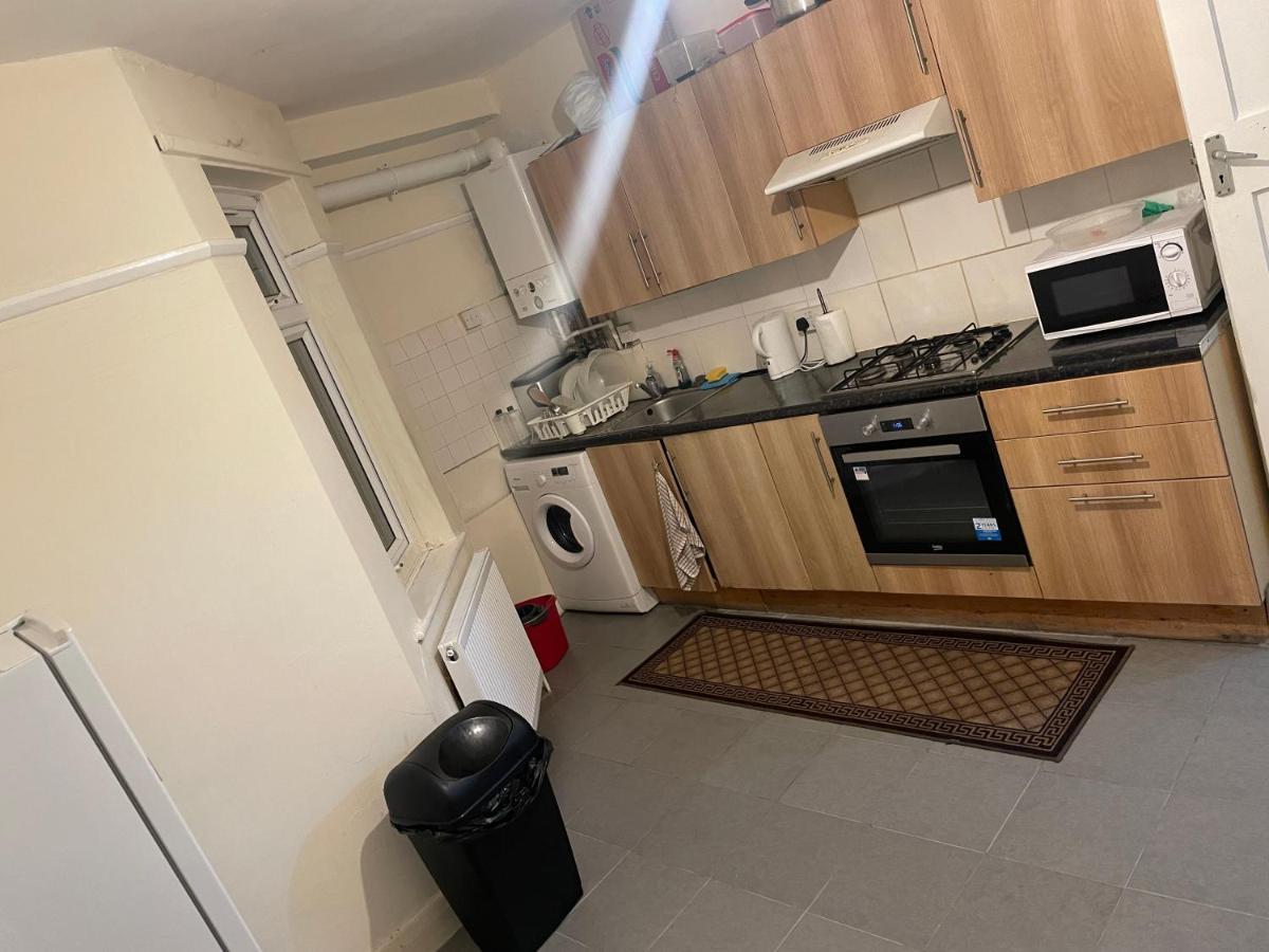 Welcome To Your New Home. Redbridge Bagian luar foto